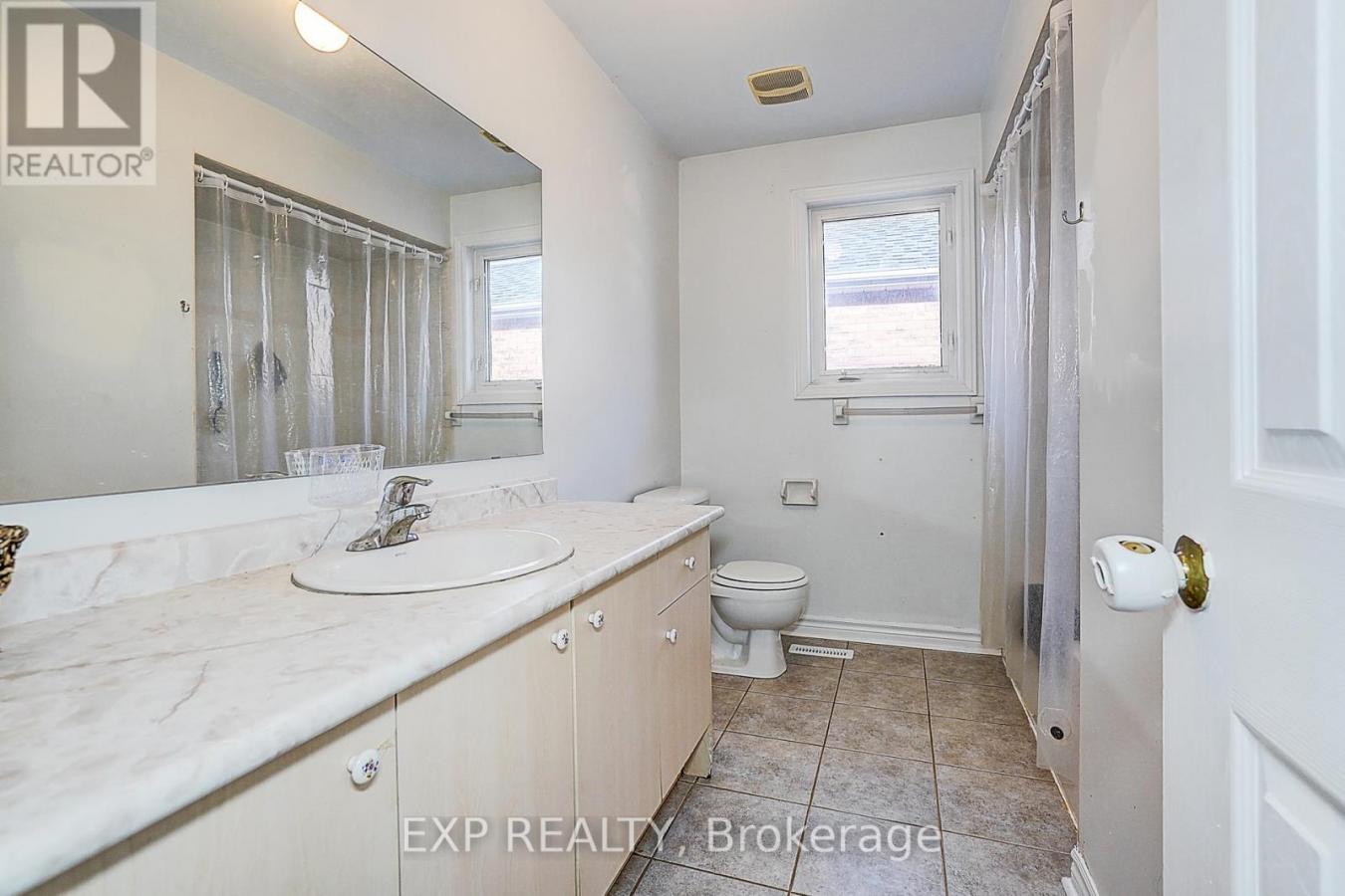 Barrie (Painswick South), ON, L4N5Z6, Canada, 4 Bedrooms Bedrooms, ,3 BathroomsBathrooms,Residential,For Sale,2009774