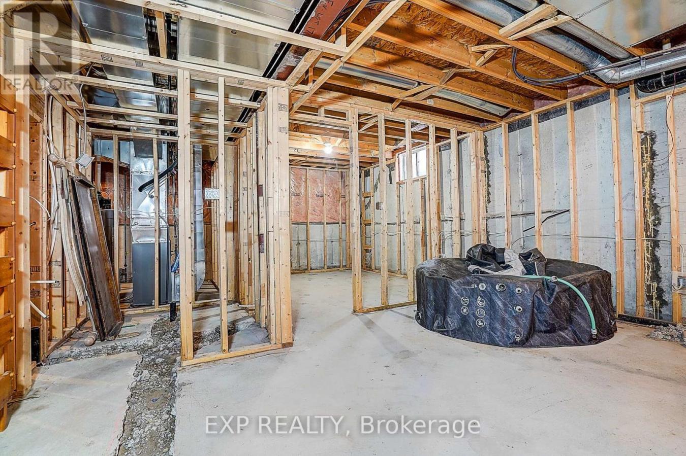 Barrie (Painswick South), ON, L4N5Z6, Canada, 4 Bedrooms Bedrooms, ,3 BathroomsBathrooms,Residential,For Sale,2009774