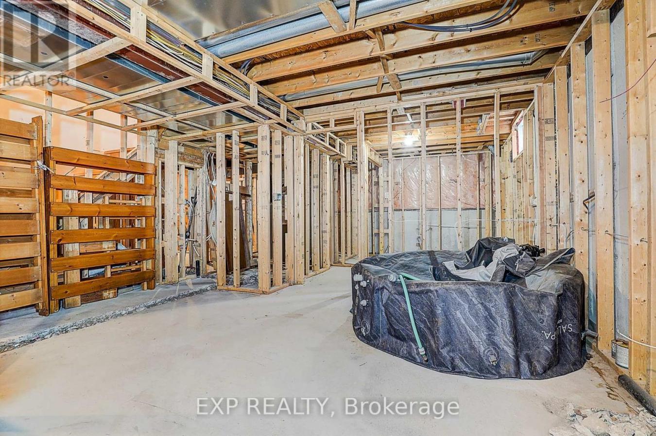 Barrie (Painswick South), ON, L4N5Z6, Canada, 4 Bedrooms Bedrooms, ,3 BathroomsBathrooms,Residential,For Sale,2009774