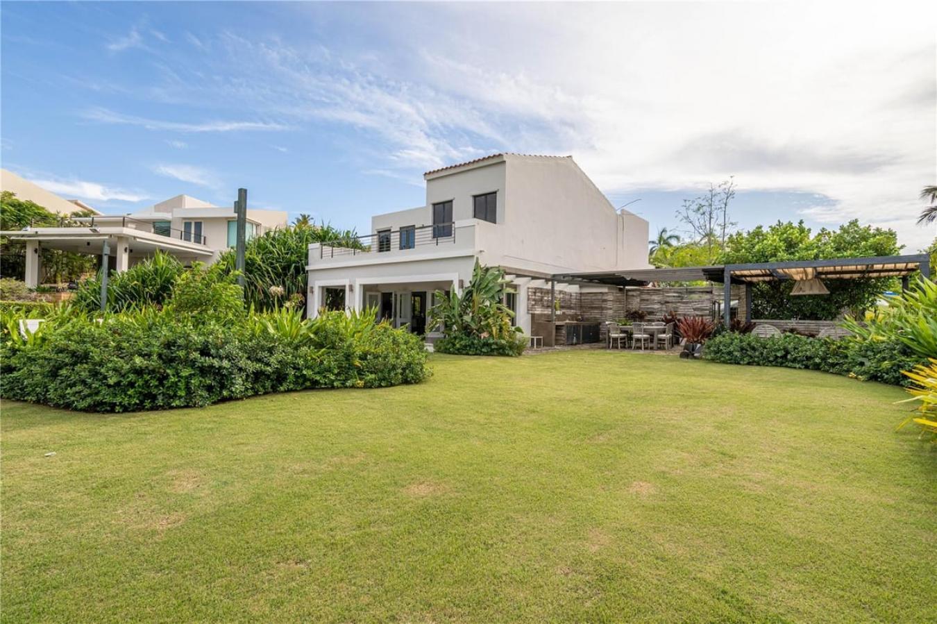 Humacao, Humacao, PR 00791, Puerto Rico, 3 Bedrooms Bedrooms, ,4 BathroomsBathrooms,Residential,For Sale,2009770