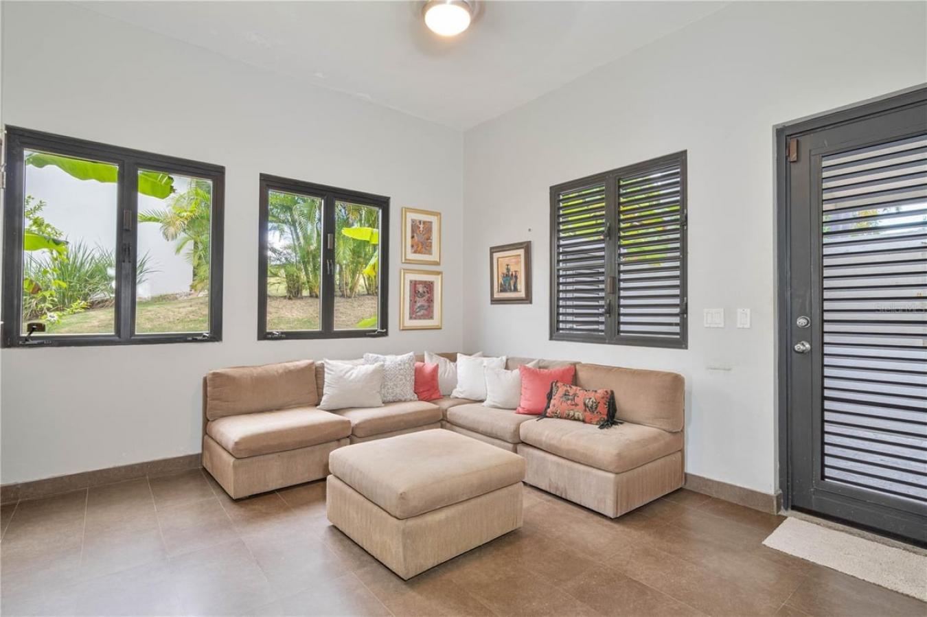 Humacao, Humacao, PR 00791, Puerto Rico, 3 Bedrooms Bedrooms, ,4 BathroomsBathrooms,Residential,For Sale,2009770