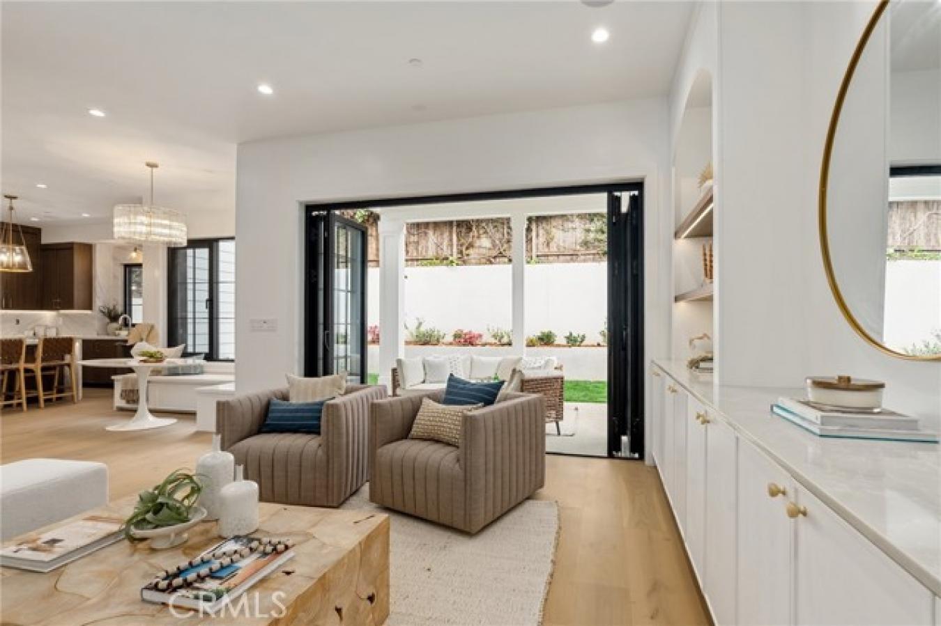 Manhattan Beach, Los Angeles, 90266, United States, 5 Bedrooms Bedrooms, ,5 BathroomsBathrooms,Residential,For Sale,2009771