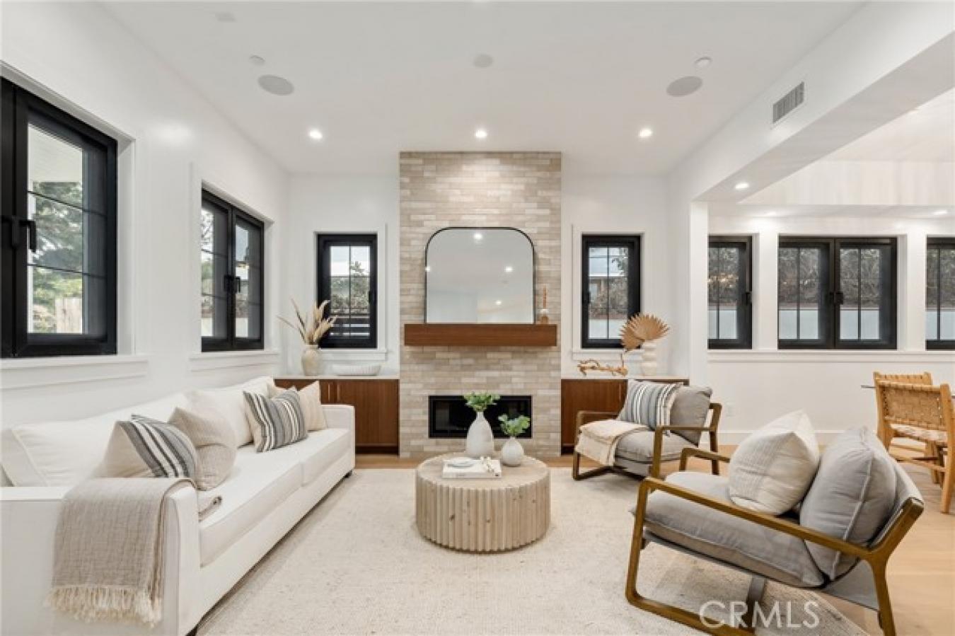 Manhattan Beach, Los Angeles, 90266, United States, 5 Bedrooms Bedrooms, ,5 BathroomsBathrooms,Residential,For Sale,2009771