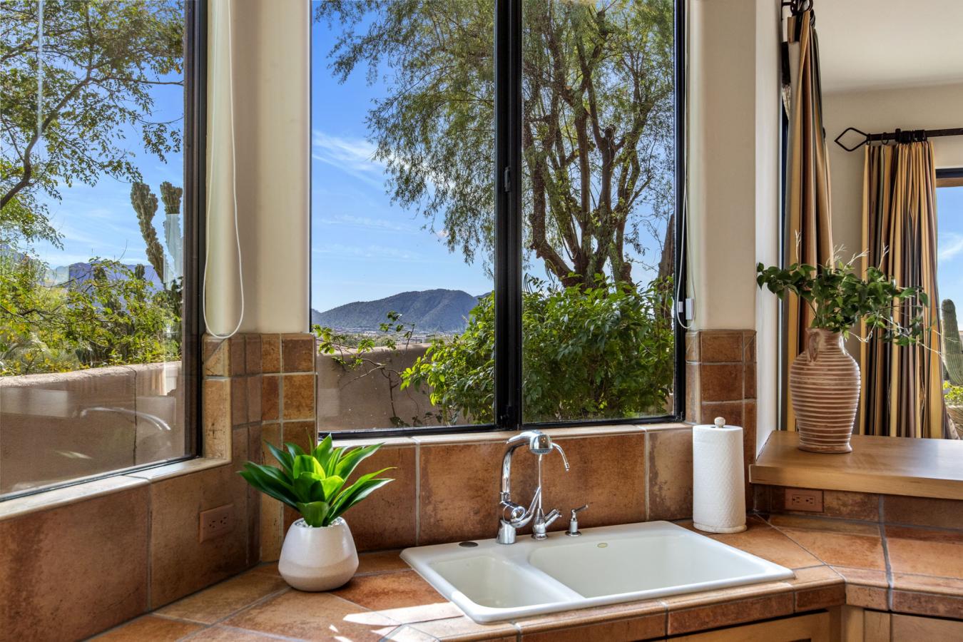 Scottsdale, Maricopa, 85255, United States, 4 Bedrooms Bedrooms, ,3 BathroomsBathrooms,Residential,For Sale,2009323