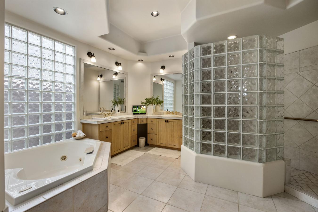 Scottsdale, Maricopa, 85255, United States, 4 Bedrooms Bedrooms, ,3 BathroomsBathrooms,Residential,For Sale,2009323