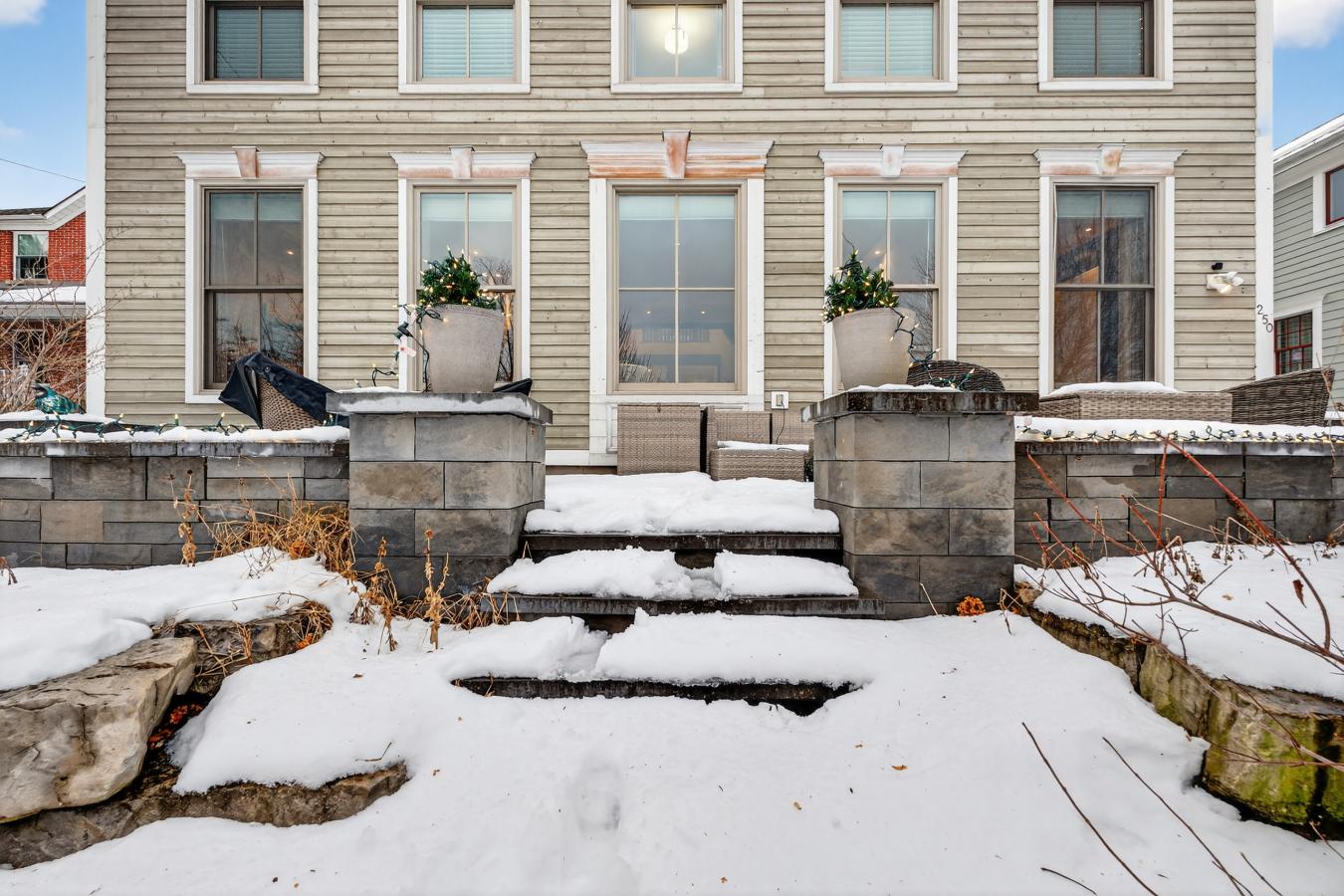 Kingston, Frontenac, K7K 6W4, Canada, 3 Bedrooms Bedrooms, ,2 BathroomsBathrooms,Residential,For Sale,2009769