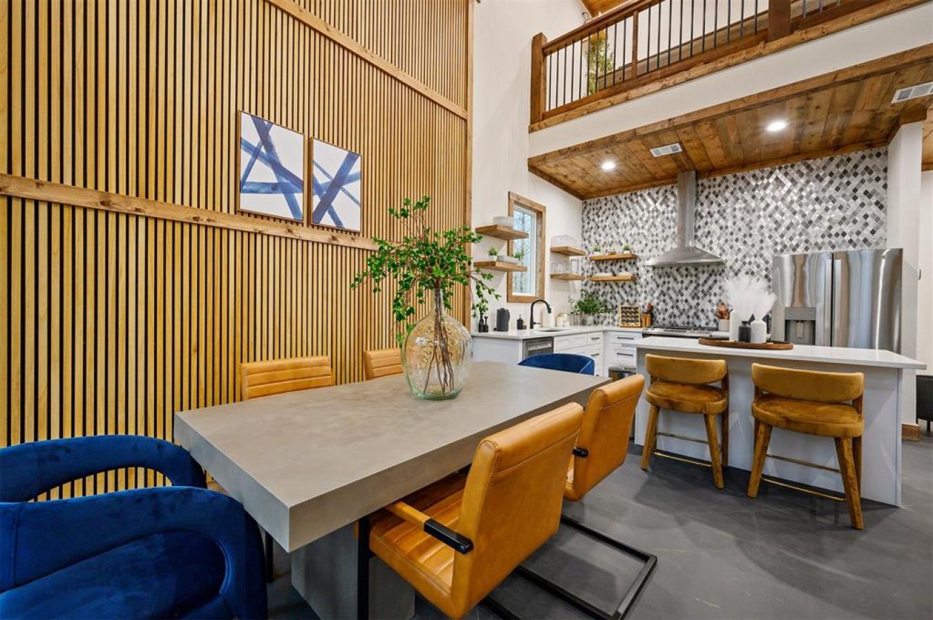 Broken Bow, McCurtain, 74728, United States, 2 Bedrooms Bedrooms, ,2 BathroomsBathrooms,Residential,For Sale,2009763