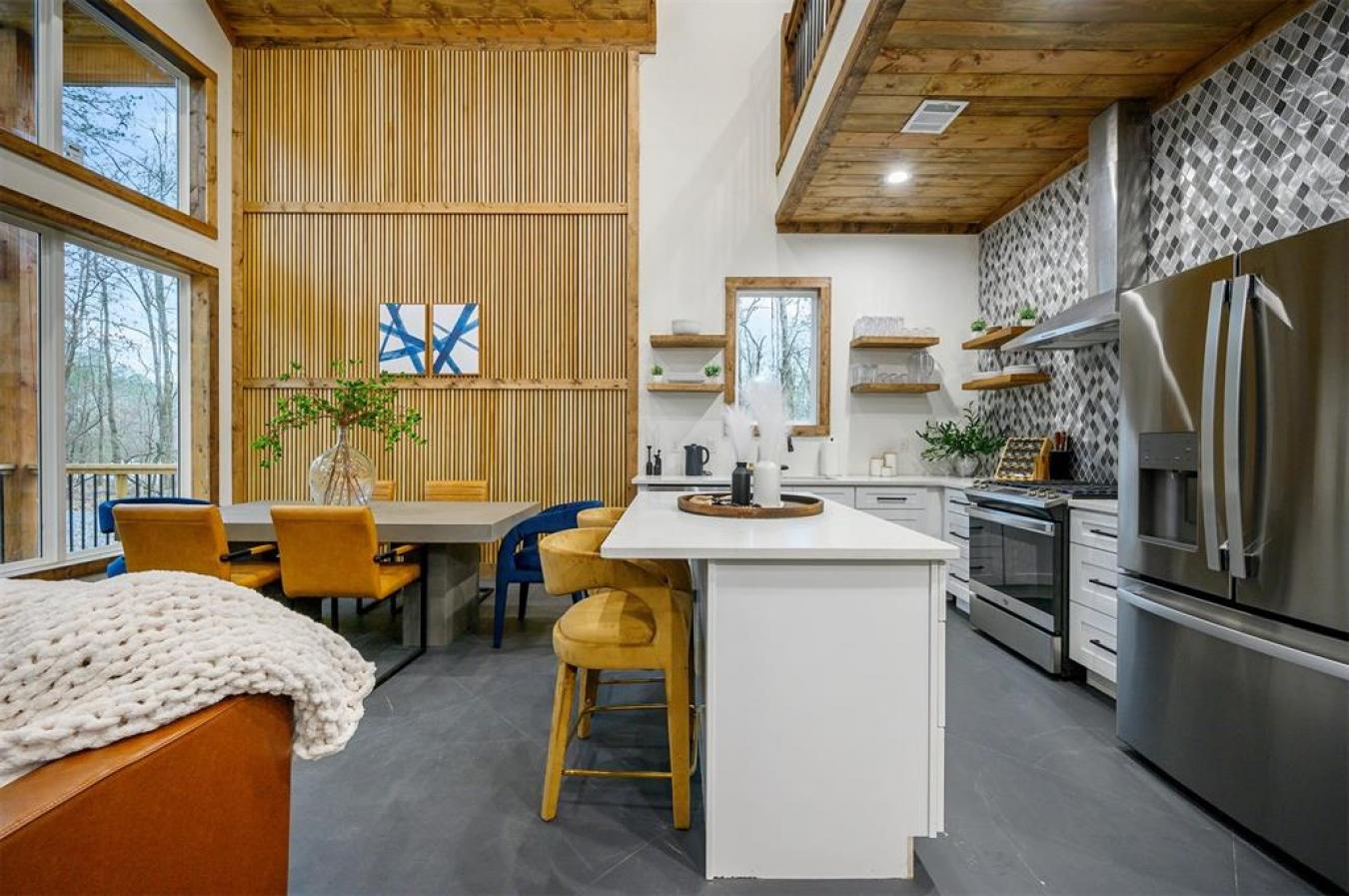 Broken Bow, McCurtain, 74728, United States, 2 Bedrooms Bedrooms, ,2 BathroomsBathrooms,Residential,For Sale,2009763