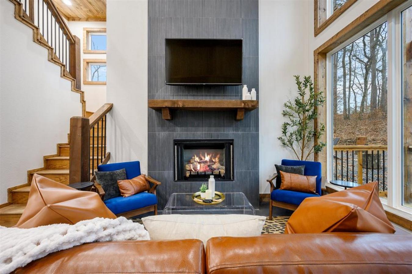 Broken Bow, McCurtain, 74728, United States, 2 Bedrooms Bedrooms, ,2 BathroomsBathrooms,Residential,For Sale,2009763