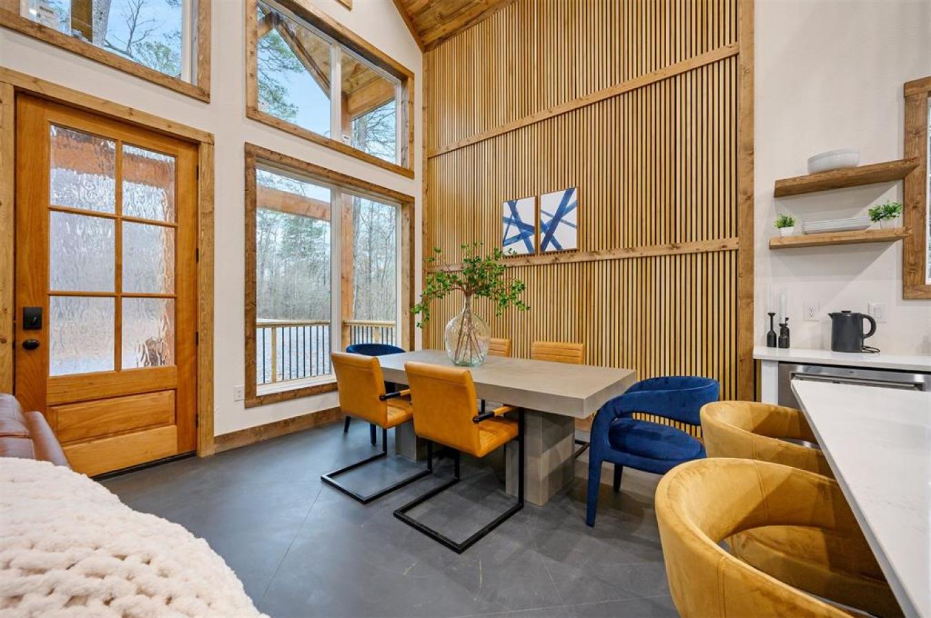 Broken Bow, McCurtain, 74728, United States, 2 Bedrooms Bedrooms, ,2 BathroomsBathrooms,Residential,For Sale,2009763