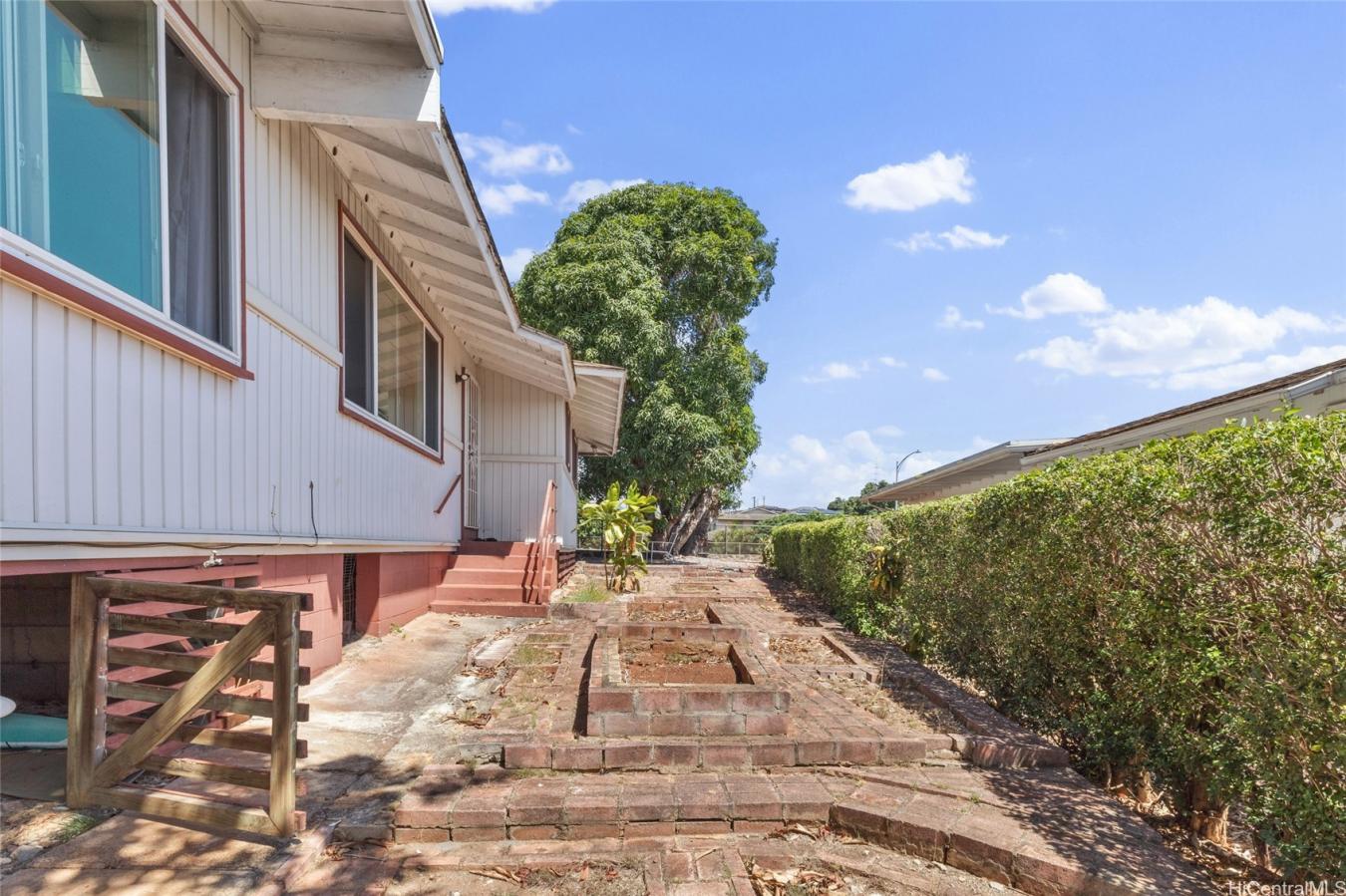 Pearl City, Oahu, 96782, United States, 3 Bedrooms Bedrooms, ,2 BathroomsBathrooms,Residential,For Sale,2010107