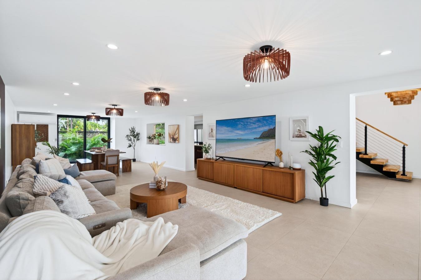 Kailua, Hawaii, 96734, United States, 7 Bedrooms Bedrooms, ,6 BathroomsBathrooms,Residential,For Sale,2010106