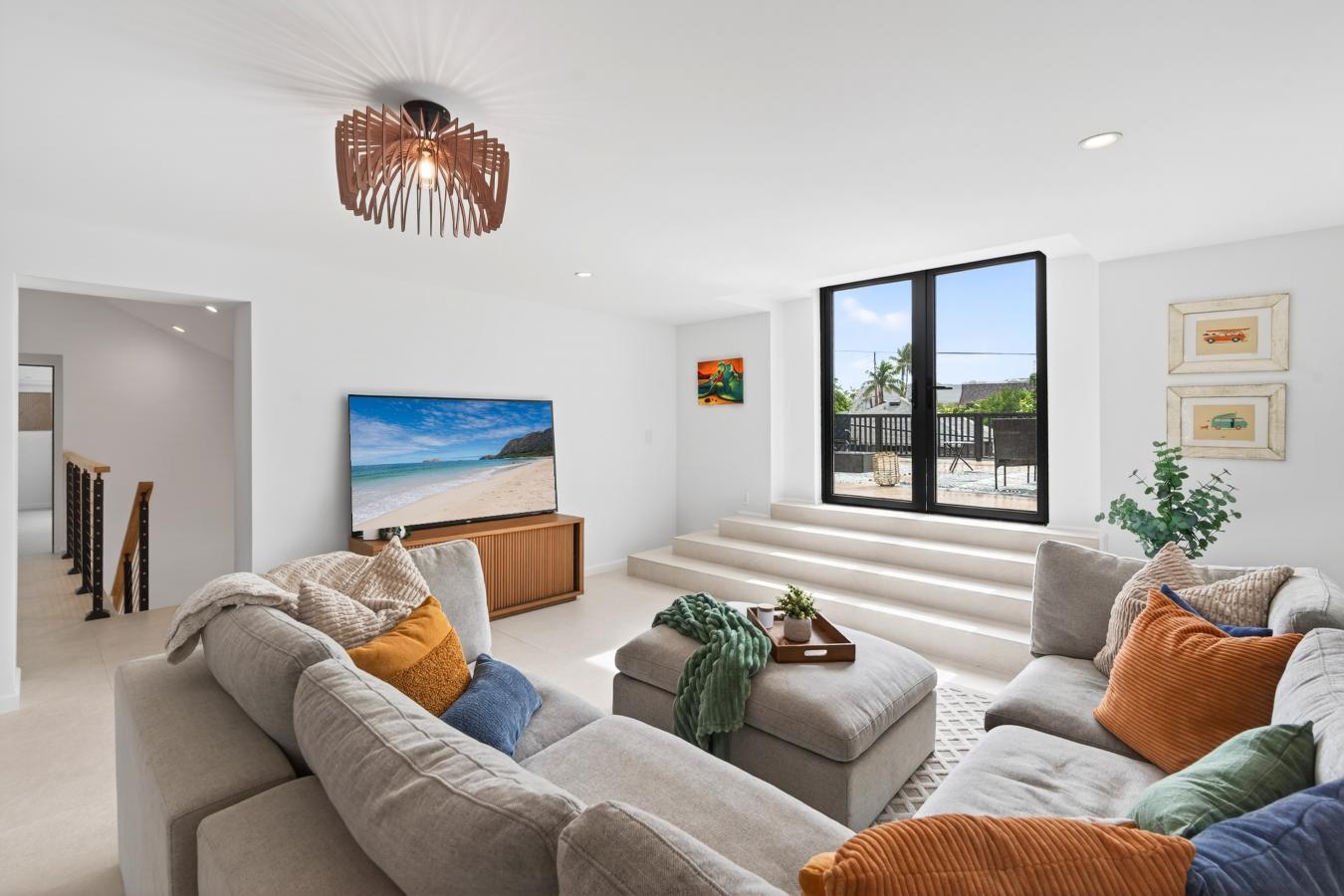 Kailua, Hawaii, 96734, United States, 7 Bedrooms Bedrooms, ,6 BathroomsBathrooms,Residential,For Sale,2010106