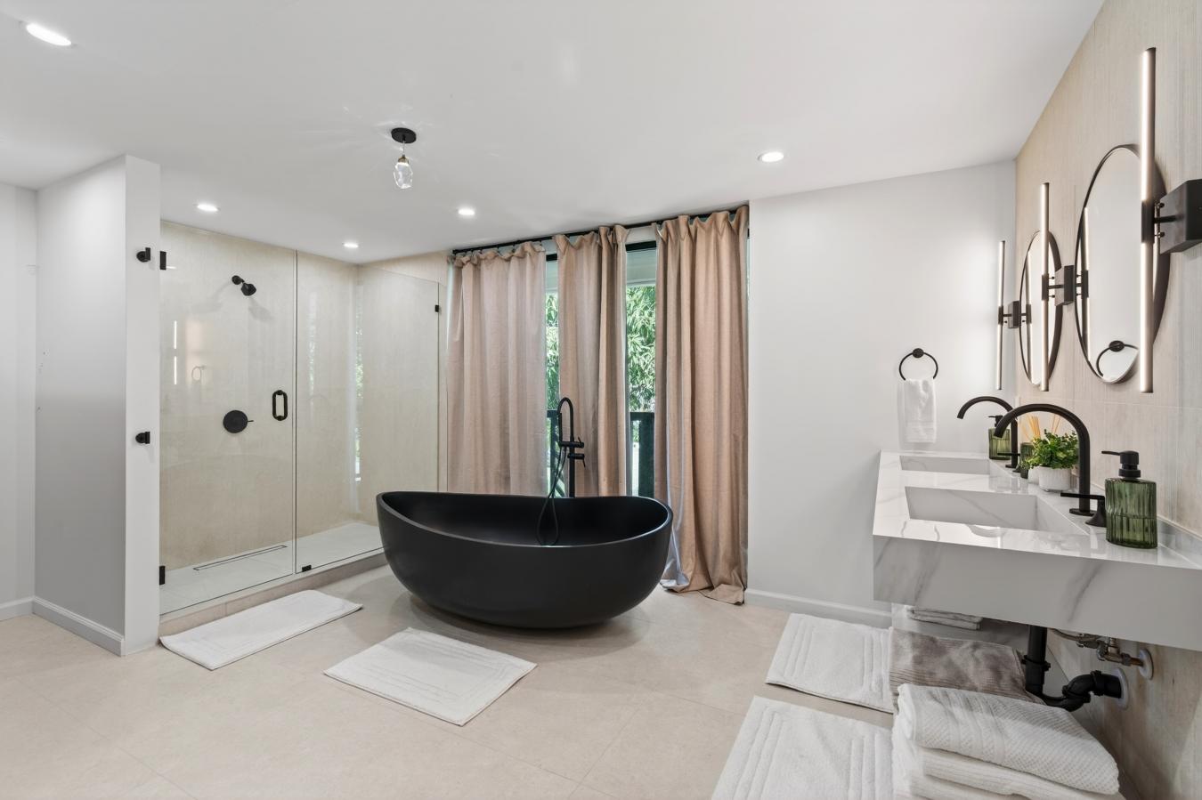 Kailua, Hawaii, 96734, United States, 7 Bedrooms Bedrooms, ,6 BathroomsBathrooms,Residential,For Sale,2010106