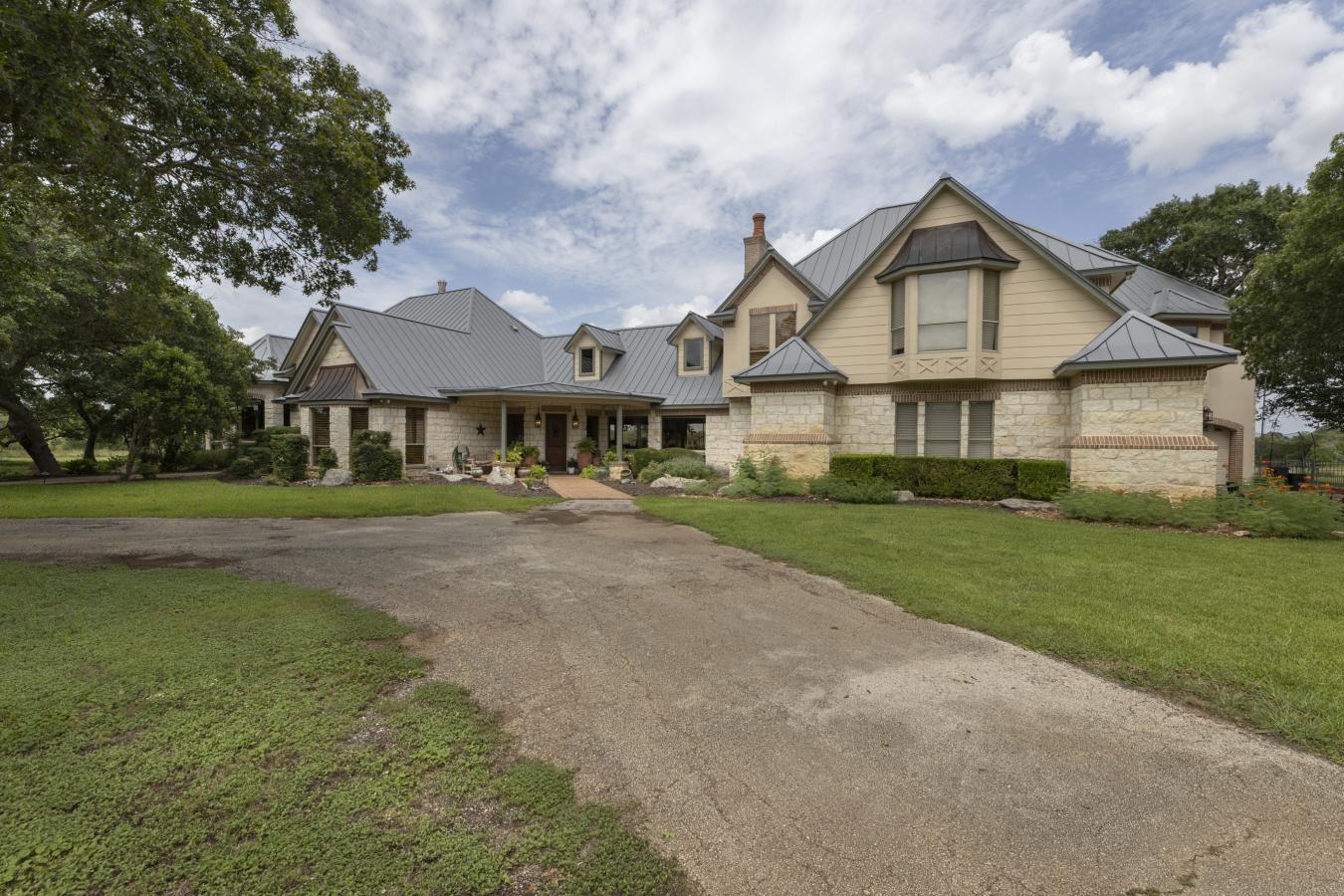 Boerne, Kendall, 78006, United States, 5 Bedrooms Bedrooms, ,4 BathroomsBathrooms,Residential,For Sale,2010105