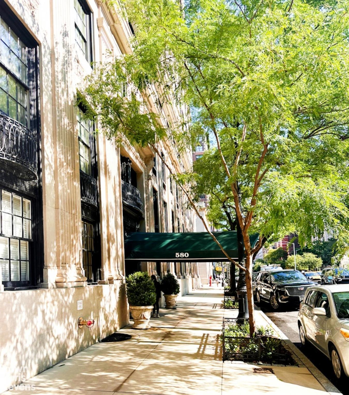 New York, New York, 10065, United States, 4 Bedrooms Bedrooms, ,3 BathroomsBathrooms,Residential,For Sale,2010096