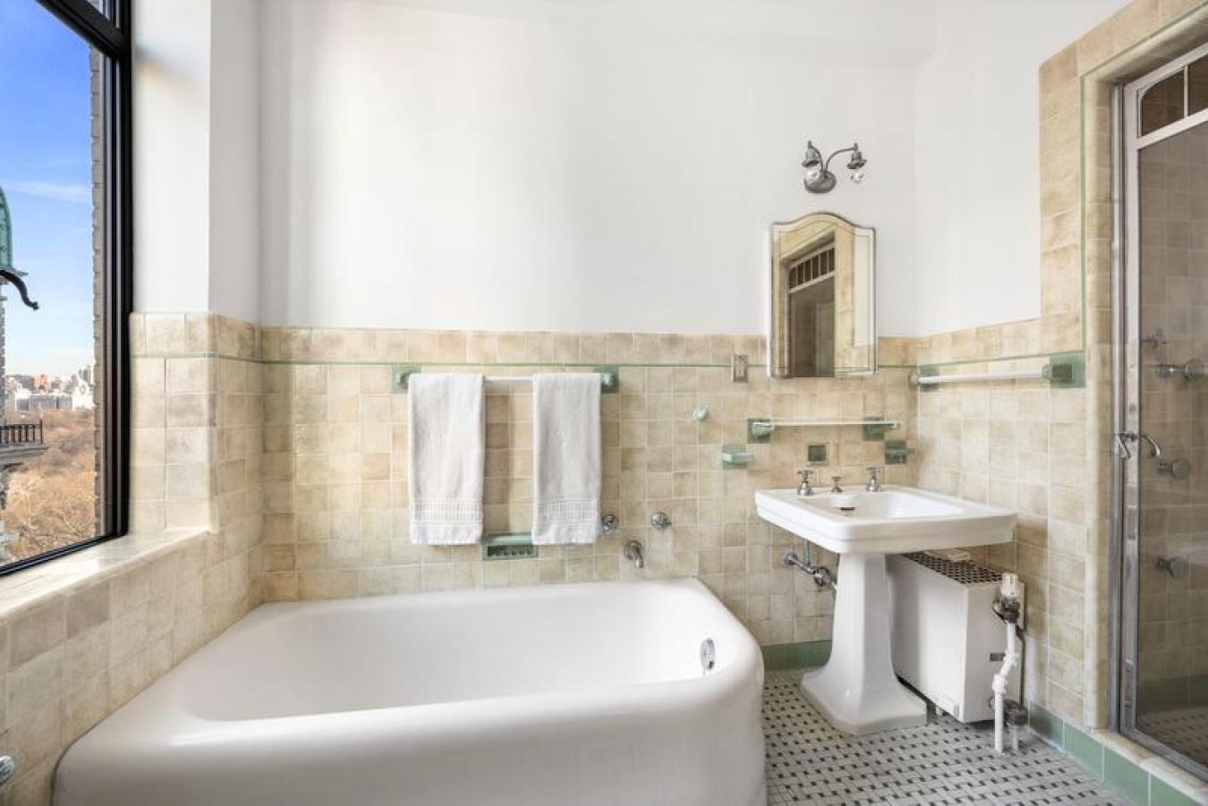 New York, New York, 10023, United States, 2 Bedrooms Bedrooms, ,2 BathroomsBathrooms,Residential,For Sale,2010093