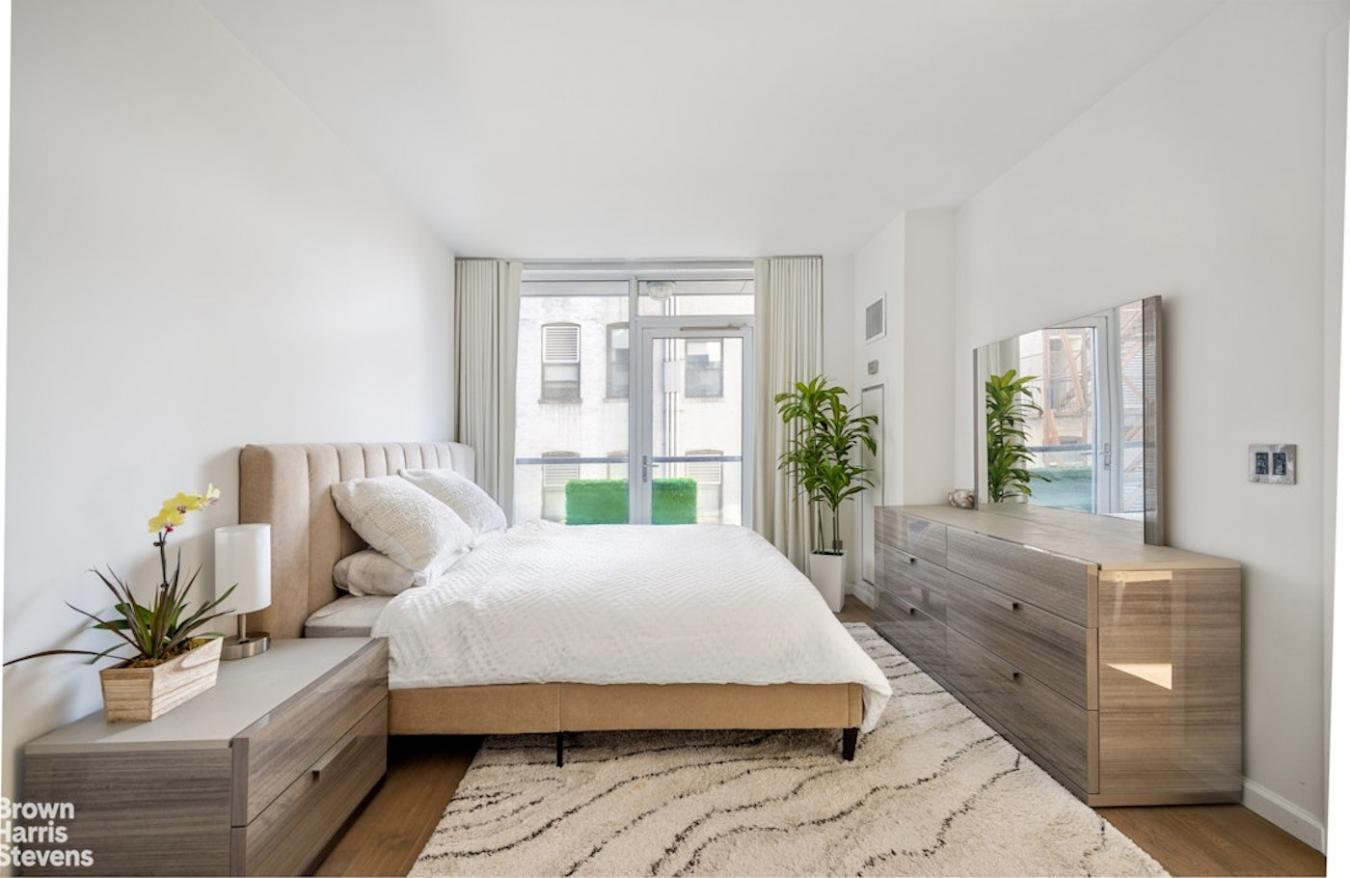 New York, New York, 10019, United States, 2 Bedrooms Bedrooms, ,2 BathroomsBathrooms,Residential,For Sale,2010079