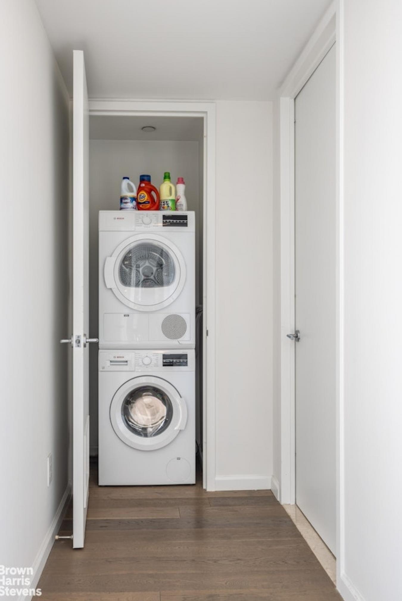 New York, New York, 10019, United States, 2 Bedrooms Bedrooms, ,2 BathroomsBathrooms,Residential,For Sale,2010079