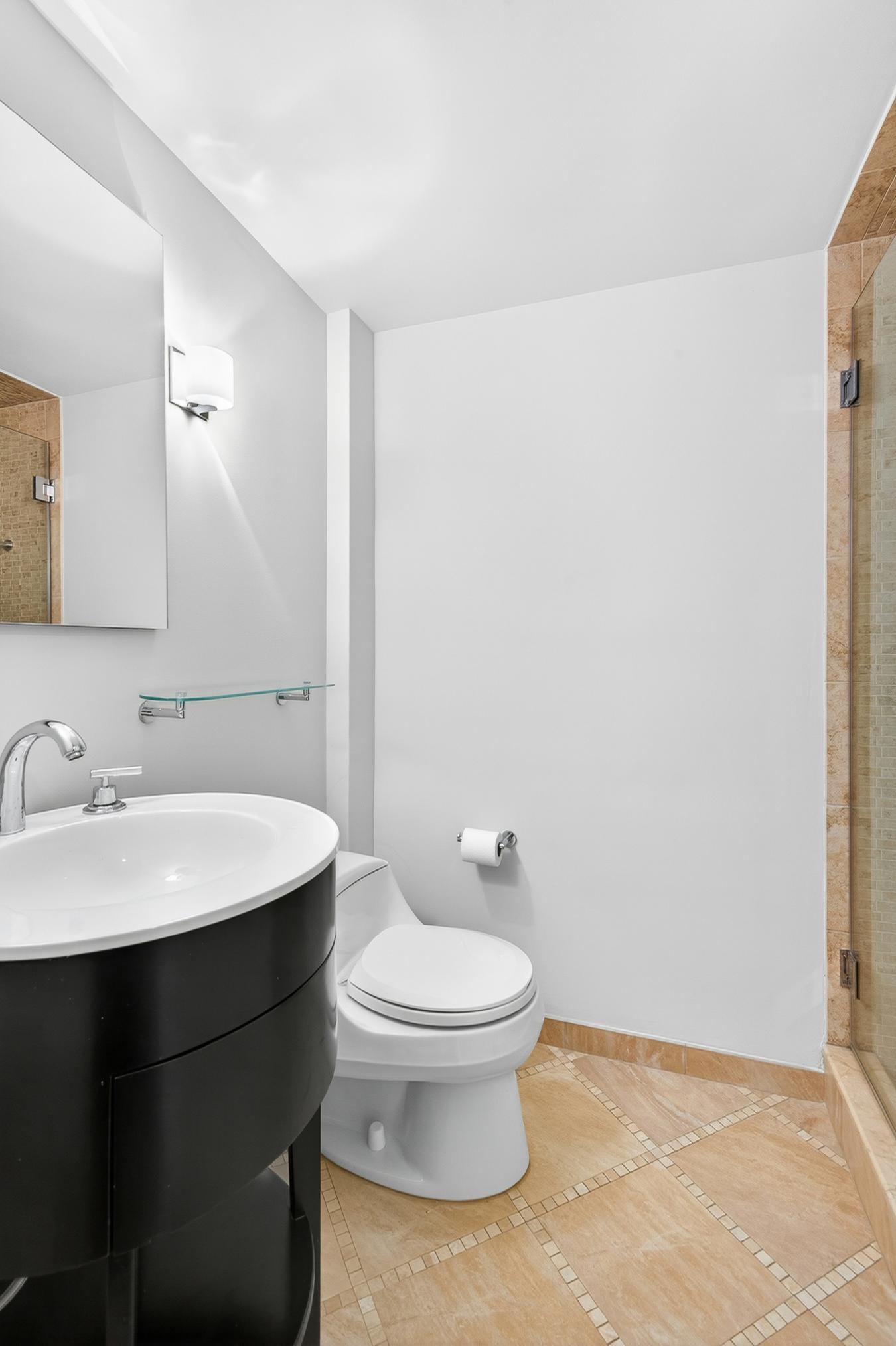 New York, New York, 10065, United States, 2 Bedrooms Bedrooms, ,2 BathroomsBathrooms,Residential,For Sale,2010077