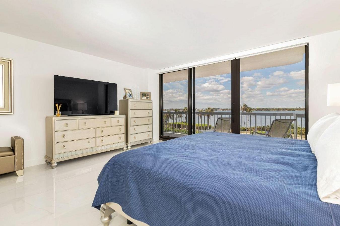 Palm Beach, Florida, 33480, United States, 2 Bedrooms Bedrooms, ,2 BathroomsBathrooms,Residential,For Sale,2010076