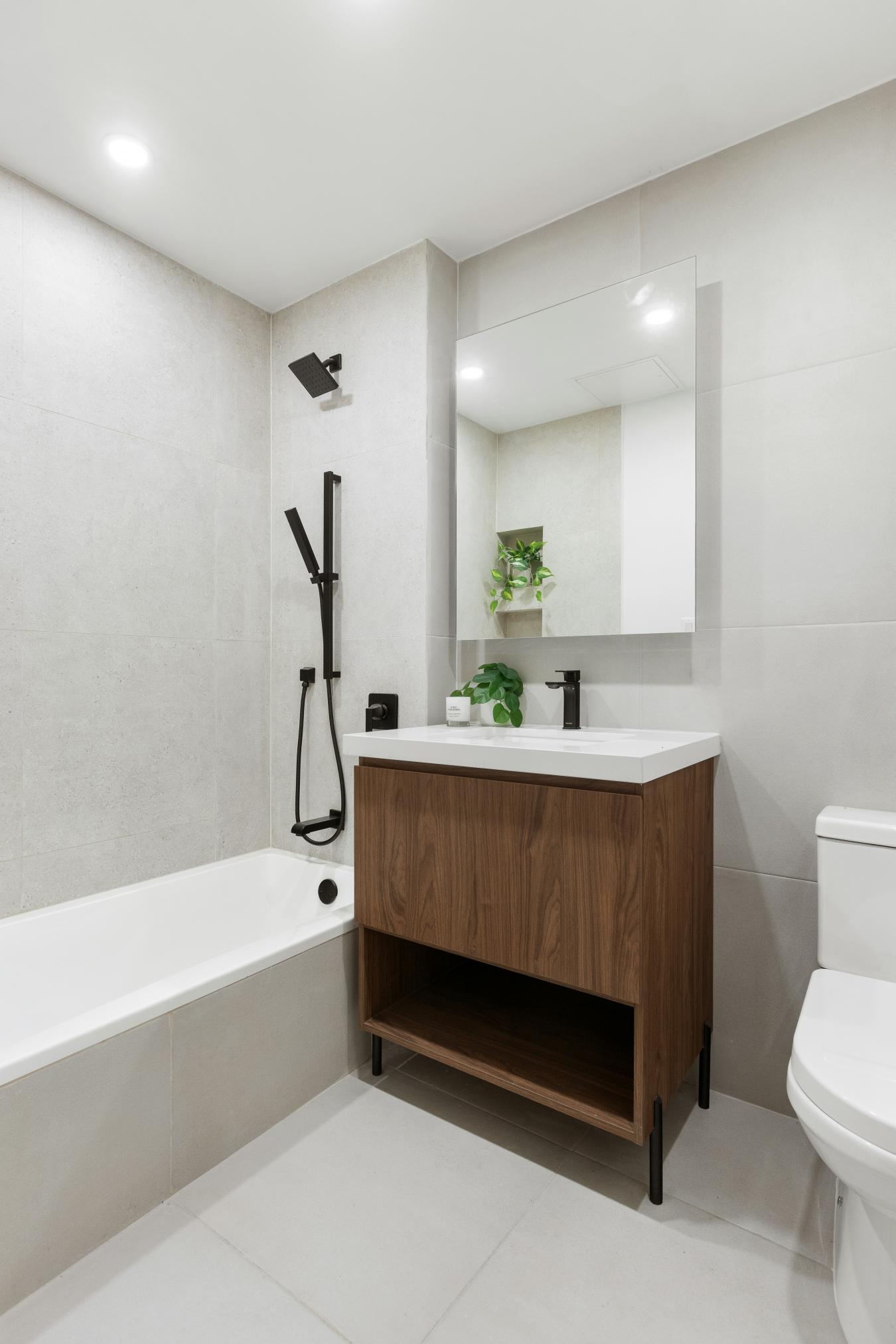 Williamsburg, New York, 11211, United States, 1 Bedroom Bedrooms, ,1 BathroomBathrooms,Residential,For Sale,2010071