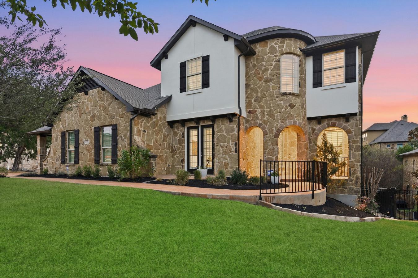 Lakeway, Travis, 78738, United States, 5 Bedrooms Bedrooms, ,4 BathroomsBathrooms,Residential,For Sale,2010481