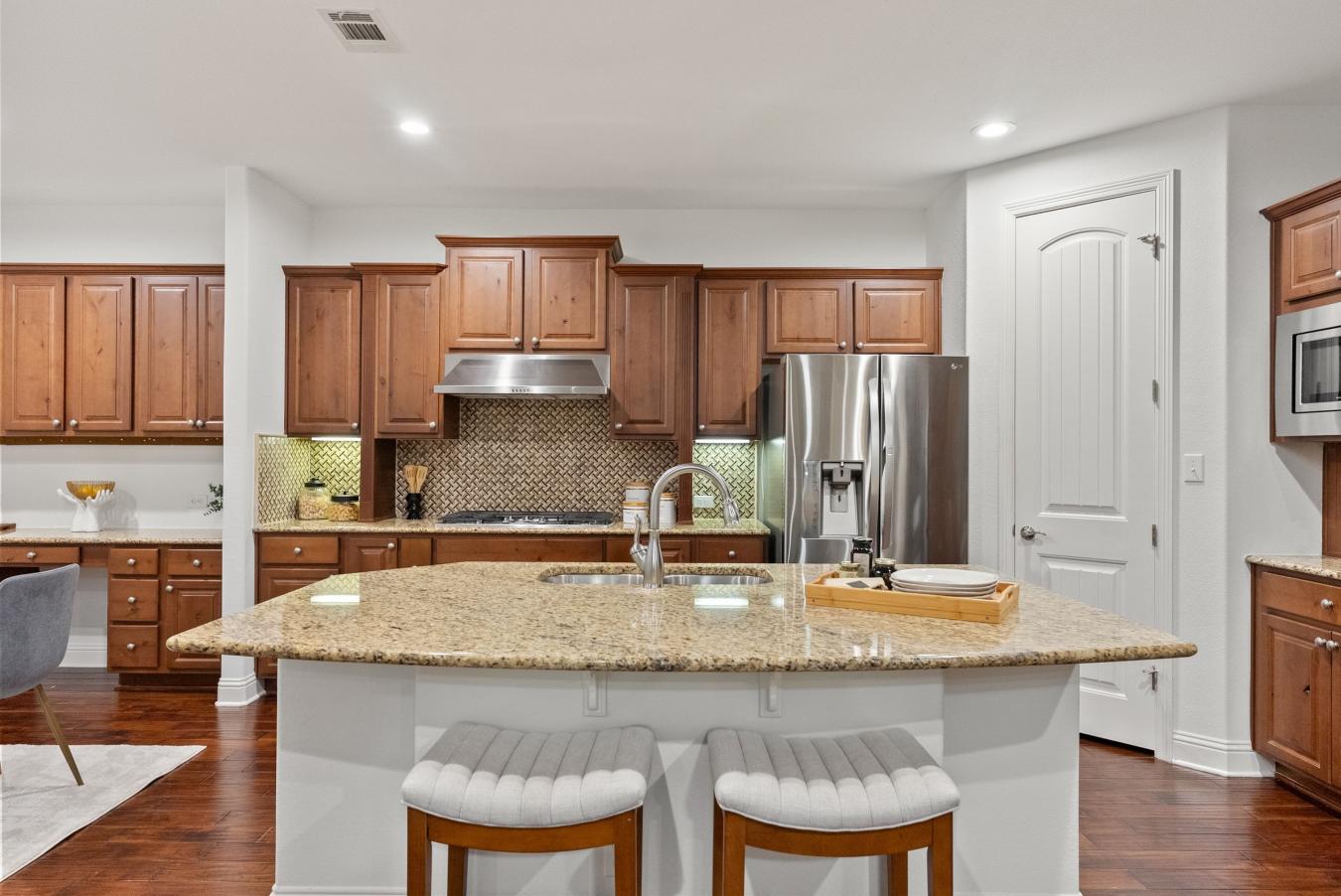 Lakeway, Travis, 78738, United States, 5 Bedrooms Bedrooms, ,4 BathroomsBathrooms,Residential,For Sale,2010481