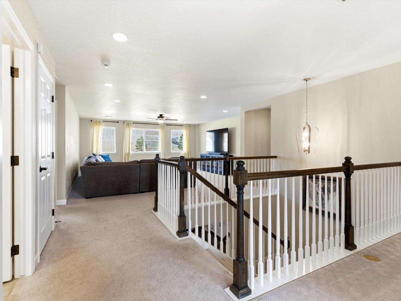 Aurora, Colorado, 80016, United States, 4 Bedrooms Bedrooms, ,4 BathroomsBathrooms,Residential,For Sale,2010873