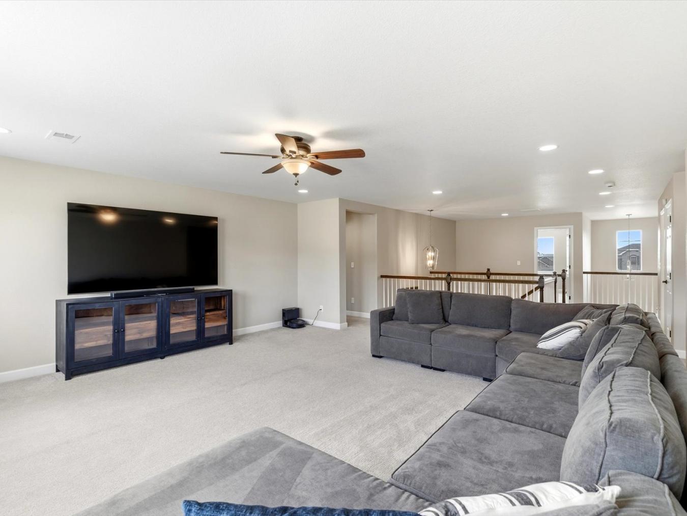 Aurora, Colorado, 80016, United States, 4 Bedrooms Bedrooms, ,4 BathroomsBathrooms,Residential,For Sale,2010873