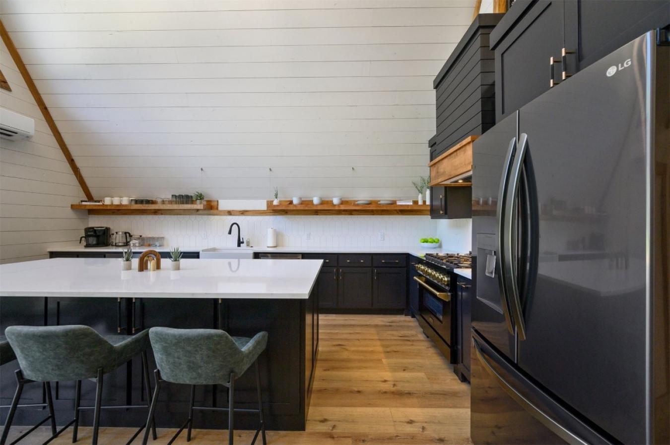 Broken Bow, McCurtain, 74728, United States, 4 Bedrooms Bedrooms, ,3 BathroomsBathrooms,Residential,For Sale,2010475