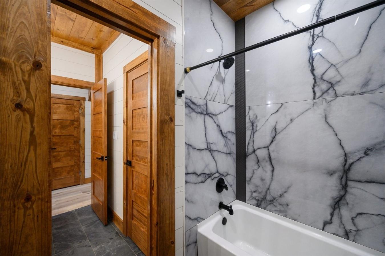 Broken Bow, McCurtain, 74728, United States, 4 Bedrooms Bedrooms, ,3 BathroomsBathrooms,Residential,For Sale,2010475