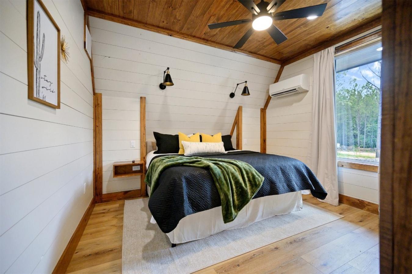 Broken Bow, McCurtain, 74728, United States, 4 Bedrooms Bedrooms, ,3 BathroomsBathrooms,Residential,For Sale,2010475