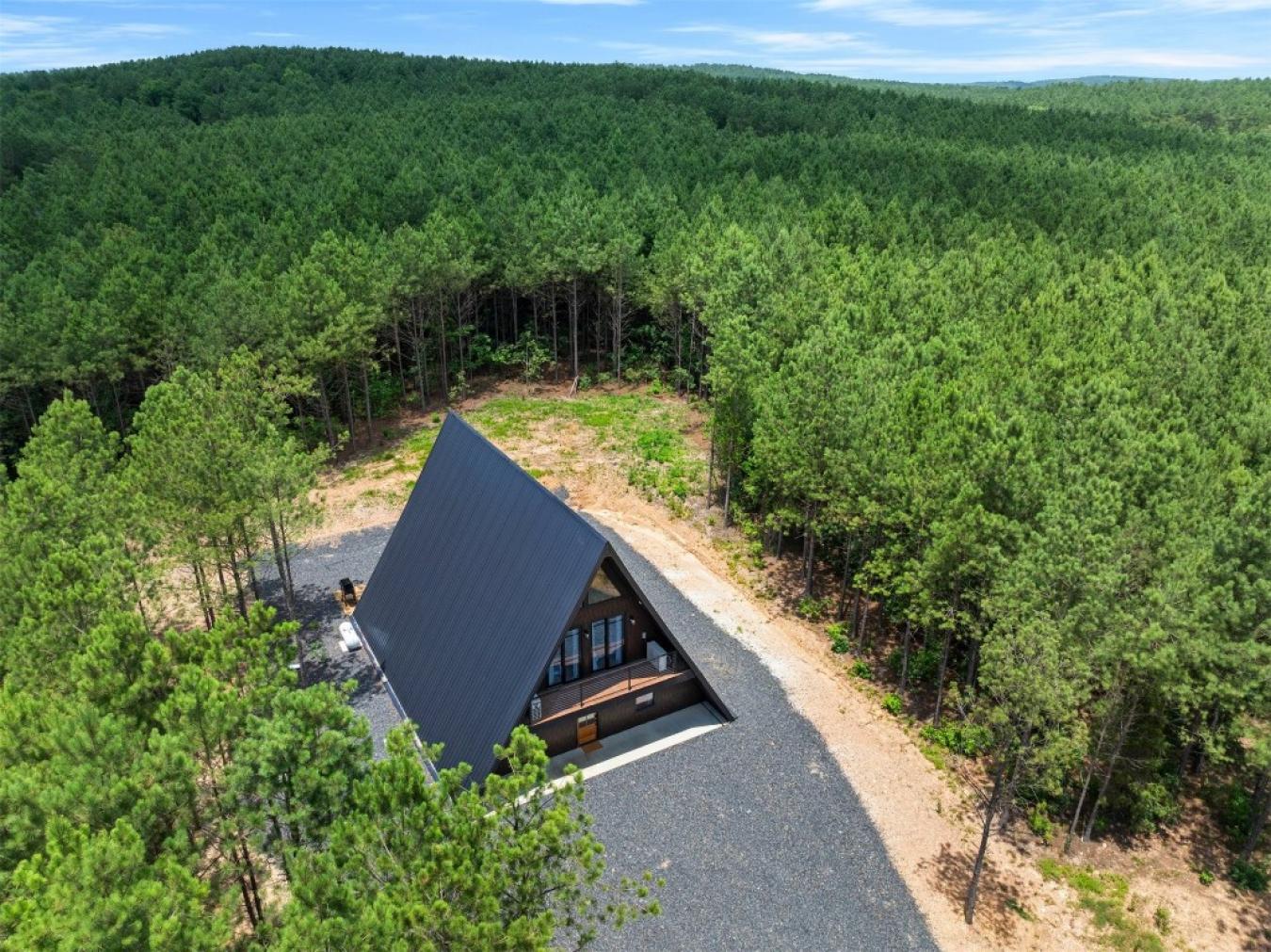 Broken Bow, McCurtain, 74728, United States, 4 Bedrooms Bedrooms, ,3 BathroomsBathrooms,Residential,For Sale,2010475