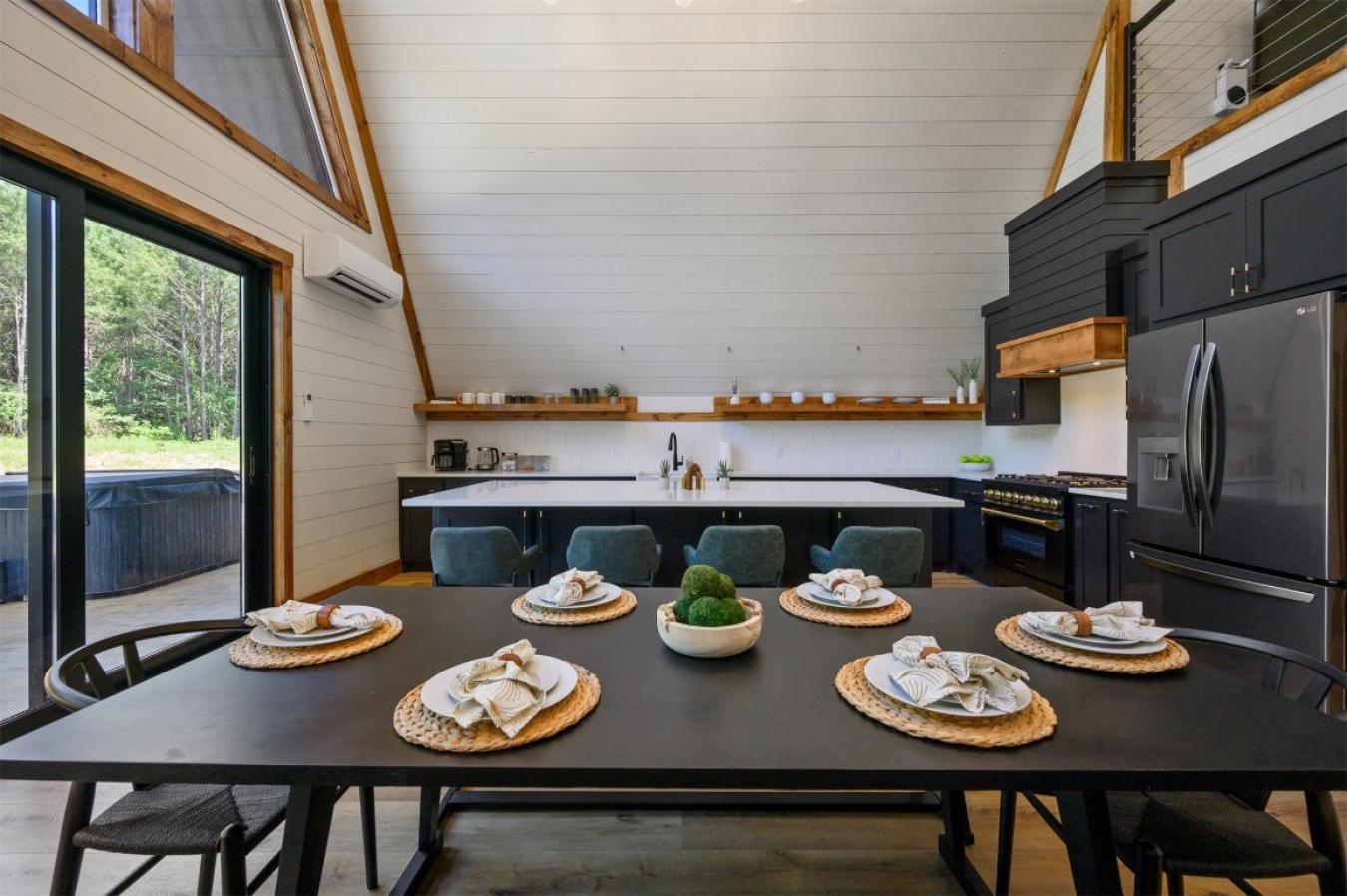 Broken Bow, McCurtain, 74728, United States, 4 Bedrooms Bedrooms, ,3 BathroomsBathrooms,Residential,For Sale,2010475