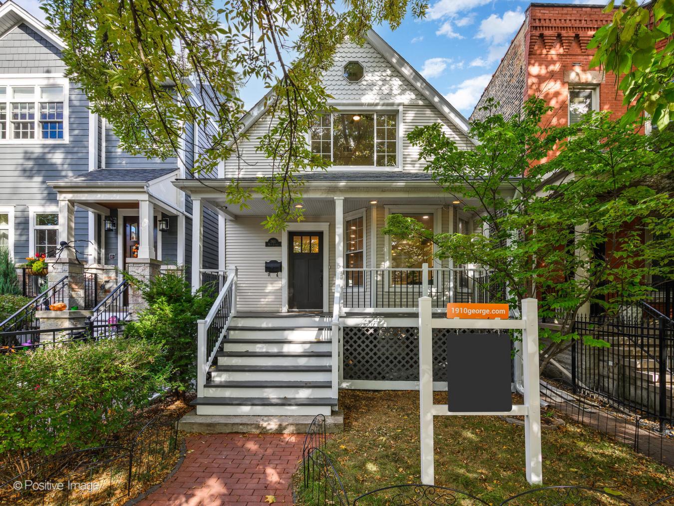 Chicago, Cook, 60657, United States, 4 Bedrooms Bedrooms, ,3 BathroomsBathrooms,Residential,For Sale,2010474