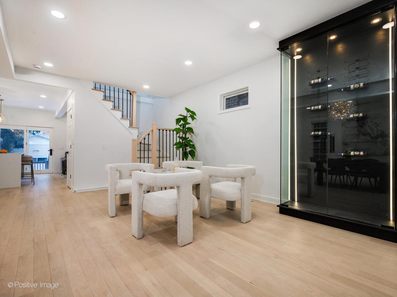 Chicago, Cook, 60657, United States, 4 Bedrooms Bedrooms, ,3 BathroomsBathrooms,Residential,For Sale,2010474