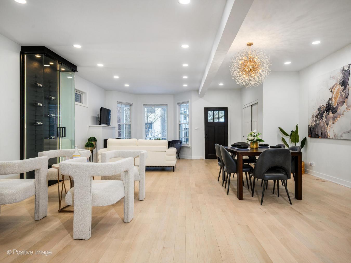 Chicago, Cook, 60657, United States, 4 Bedrooms Bedrooms, ,3 BathroomsBathrooms,Residential,For Sale,2010474