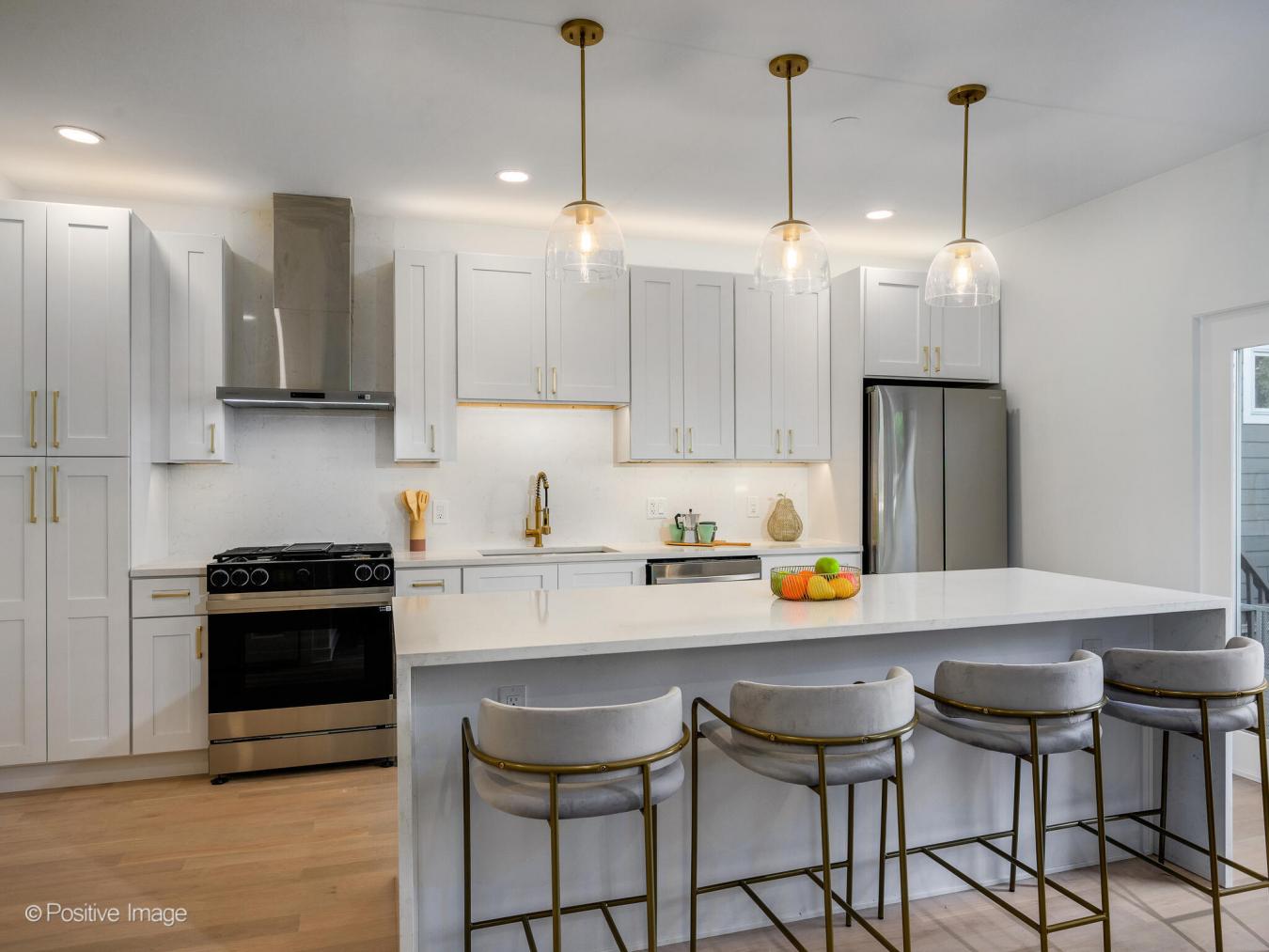 Chicago, Cook, 60657, United States, 4 Bedrooms Bedrooms, ,3 BathroomsBathrooms,Residential,For Sale,2010474