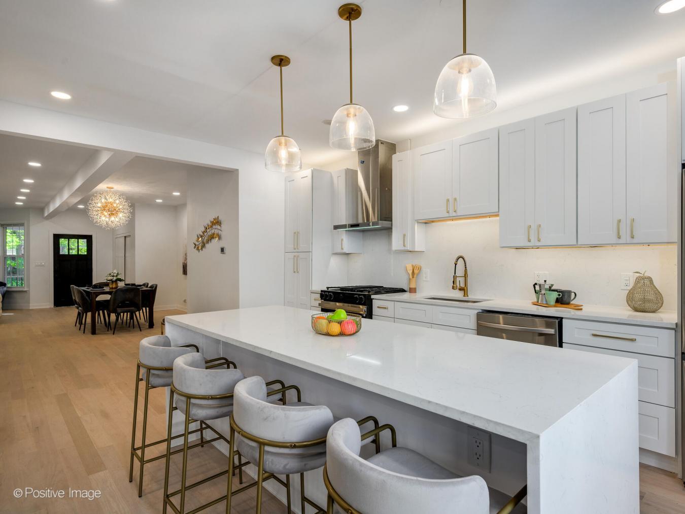 Chicago, Cook, 60657, United States, 4 Bedrooms Bedrooms, ,3 BathroomsBathrooms,Residential,For Sale,2010474