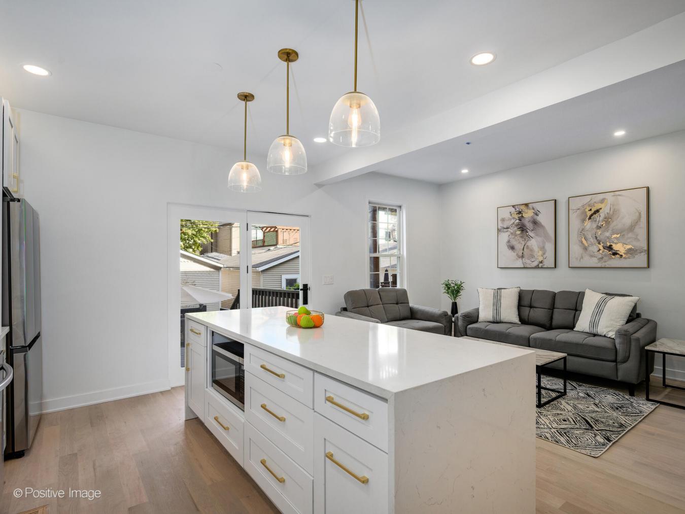 Chicago, Cook, 60657, United States, 4 Bedrooms Bedrooms, ,3 BathroomsBathrooms,Residential,For Sale,2010474