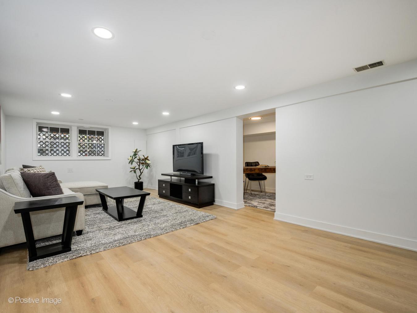 Chicago, Cook, 60657, United States, 4 Bedrooms Bedrooms, ,3 BathroomsBathrooms,Residential,For Sale,2010474