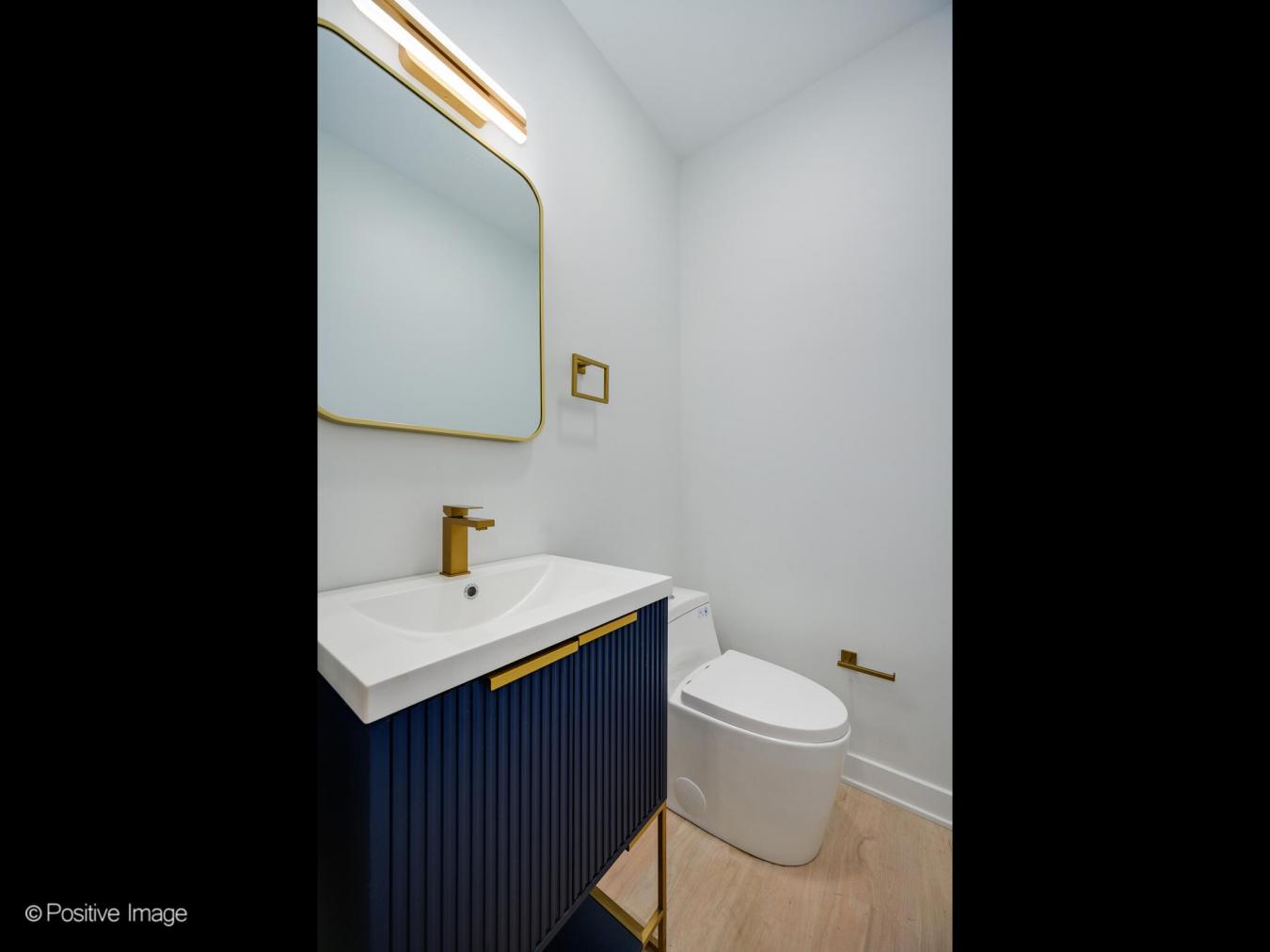 Chicago, Cook, 60657, United States, 4 Bedrooms Bedrooms, ,3 BathroomsBathrooms,Residential,For Sale,2010474