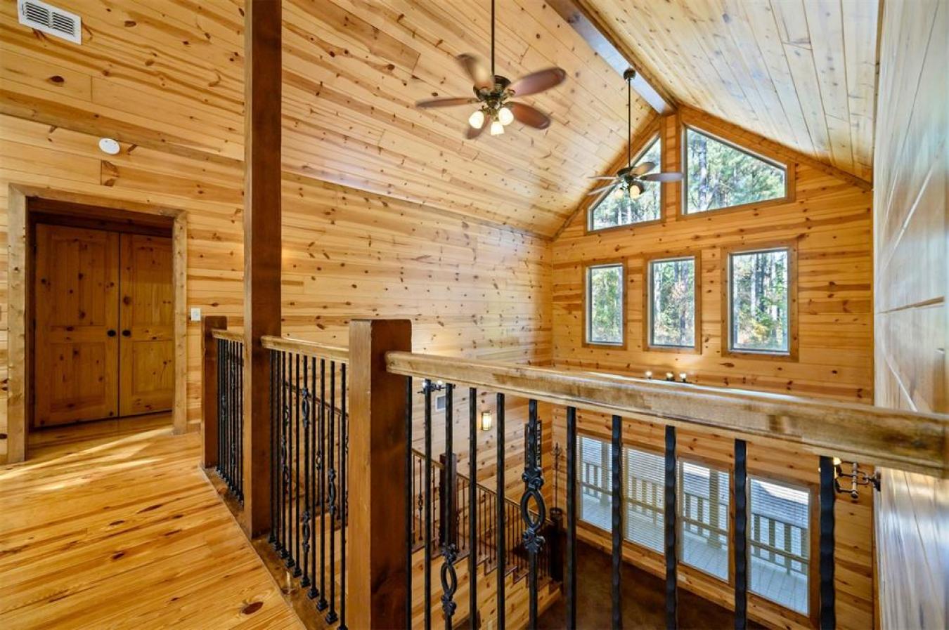 Broken Bow, McCurtain, 74728, United States, 4 Bedrooms Bedrooms, ,2 BathroomsBathrooms,Residential,For Sale,2010472