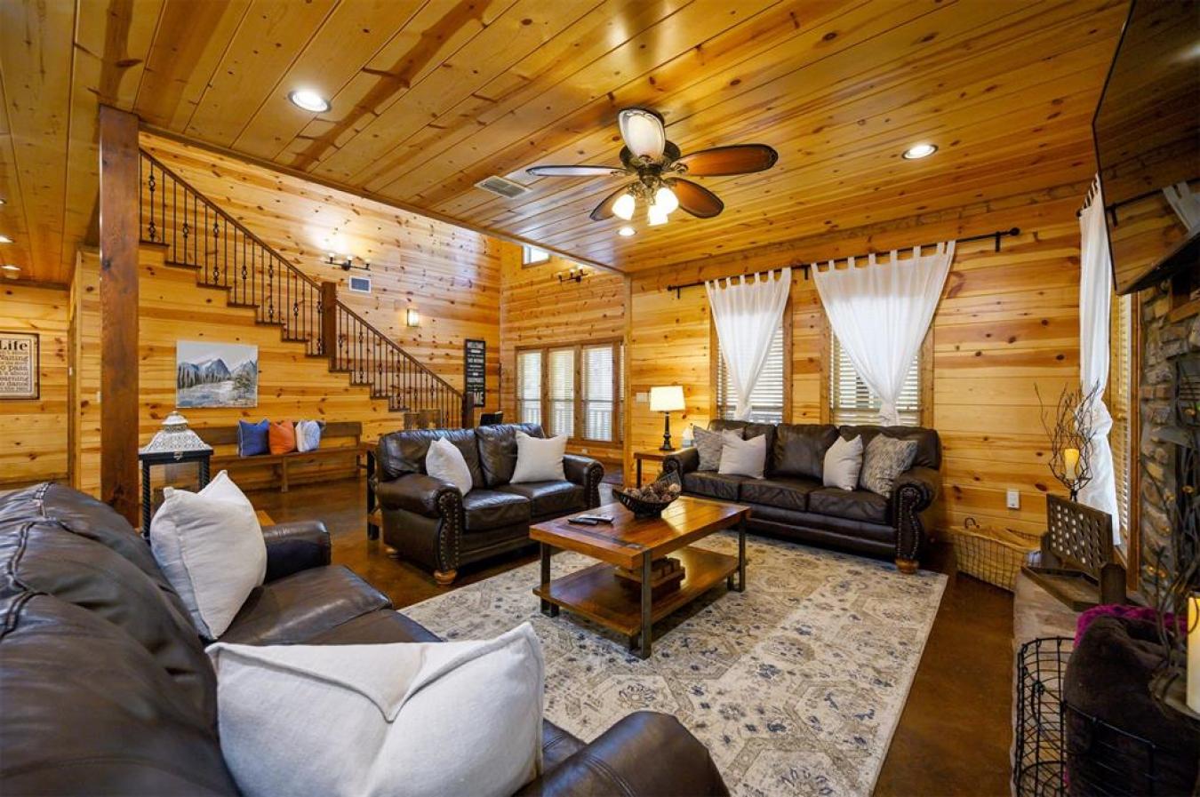 Broken Bow, McCurtain, 74728, United States, 4 Bedrooms Bedrooms, ,2 BathroomsBathrooms,Residential,For Sale,2010472