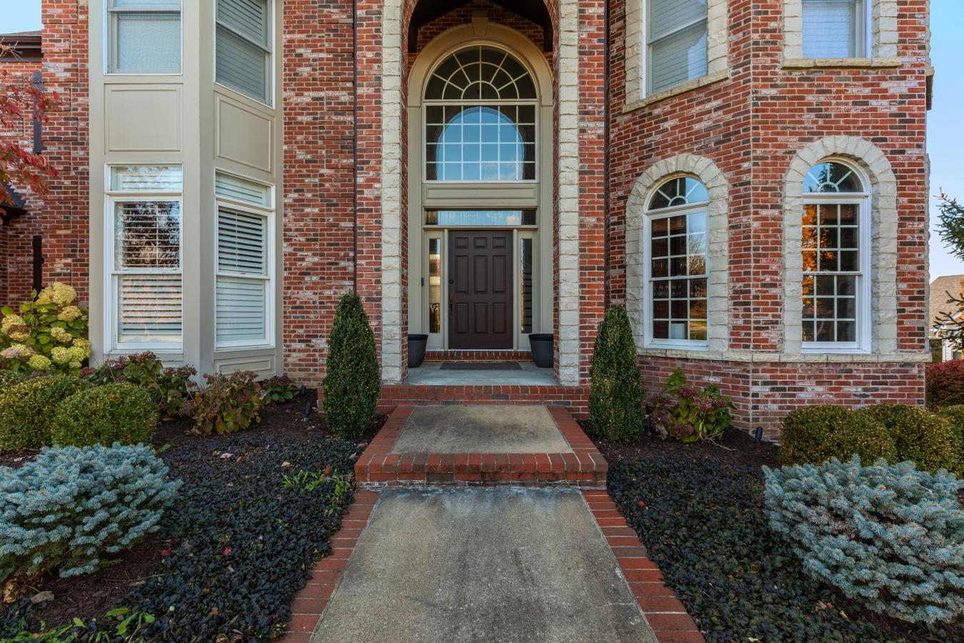 Chesterfield, Missouri, 63005, United States, 5 Bedrooms Bedrooms, ,5 BathroomsBathrooms,Residential,For Sale,2010470