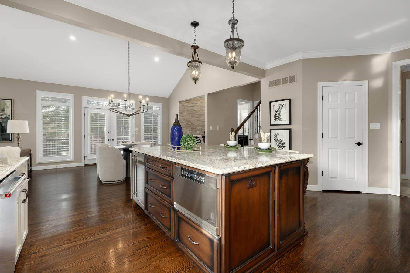 Chesterfield, Missouri, 63005, United States, 5 Bedrooms Bedrooms, ,5 BathroomsBathrooms,Residential,For Sale,2010470