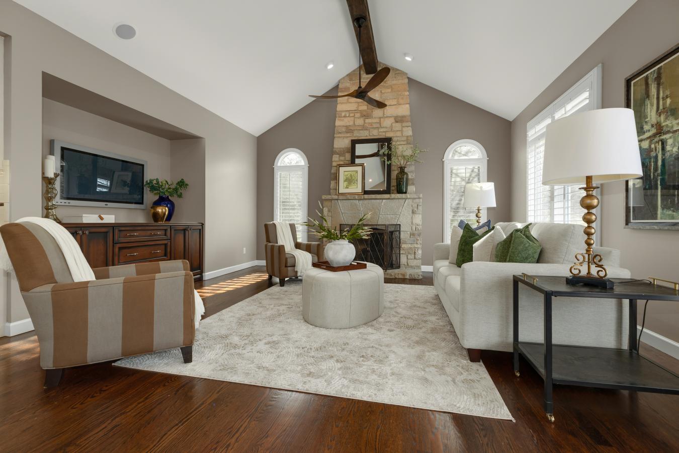 Chesterfield, Missouri, 63005, United States, 5 Bedrooms Bedrooms, ,5 BathroomsBathrooms,Residential,For Sale,2010470