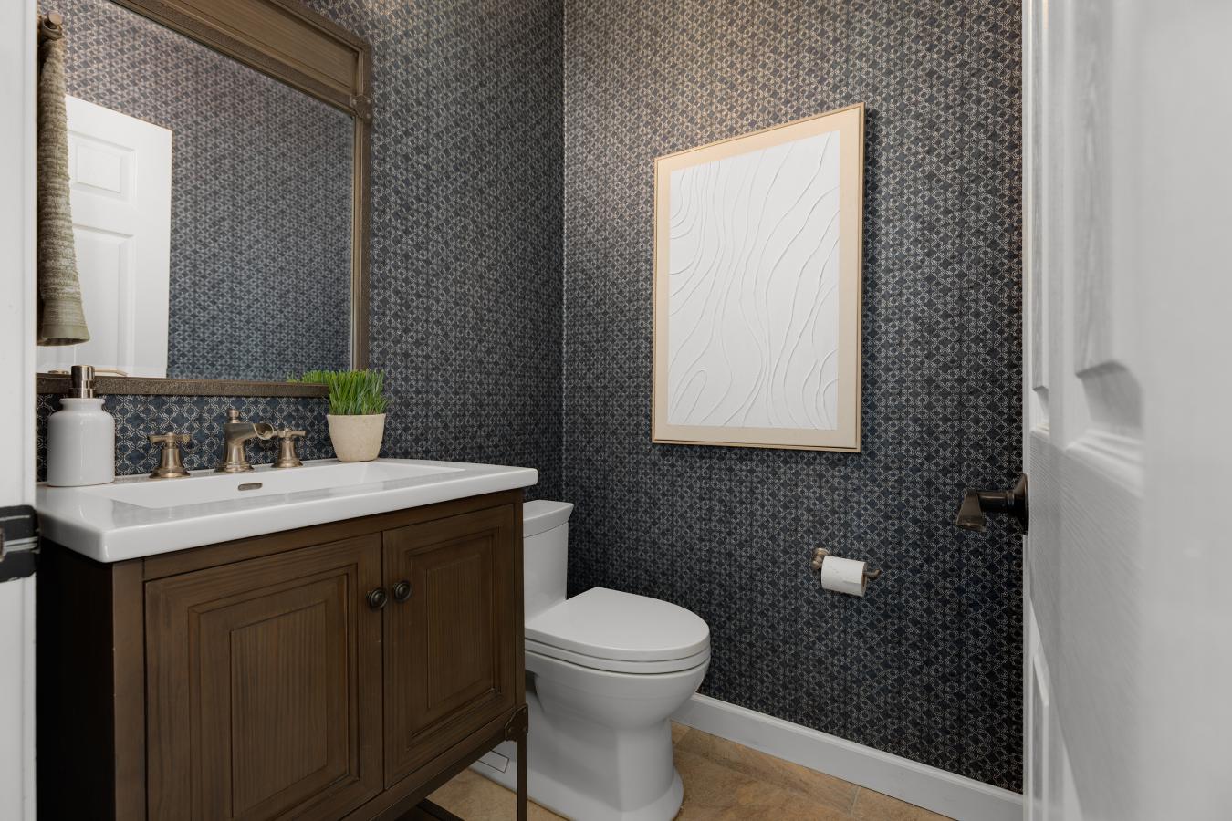 Chesterfield, Missouri, 63005, United States, 5 Bedrooms Bedrooms, ,5 BathroomsBathrooms,Residential,For Sale,2010470