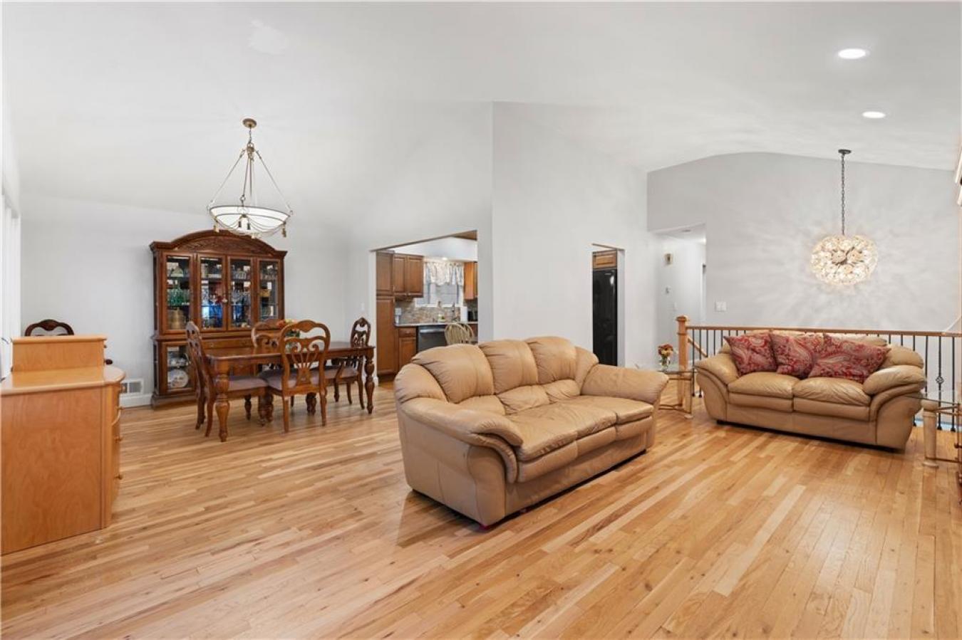 Staten Island, Staten Island, 10309, United States, ,Residential,For Sale,2010469